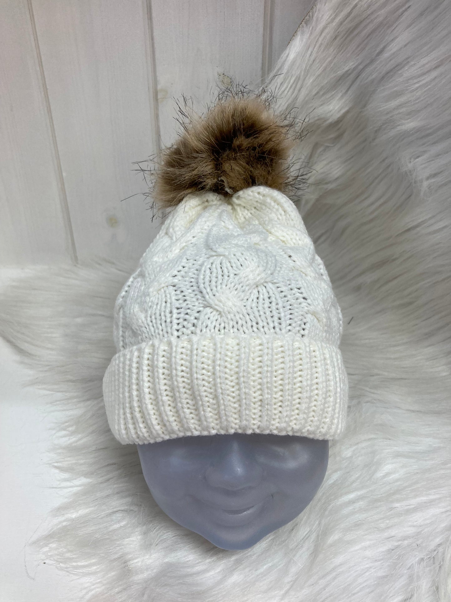 Casual babymuts creme enkele pompom