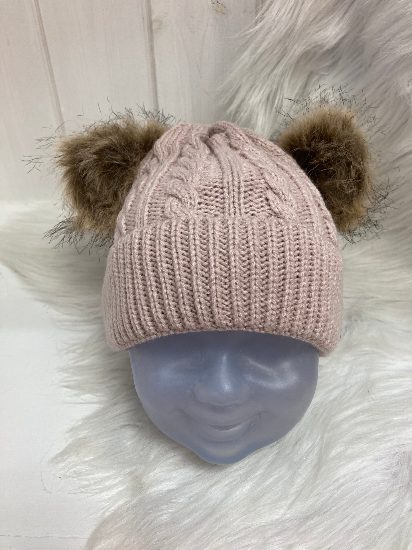 Casual muts beige dubbele pompom beige