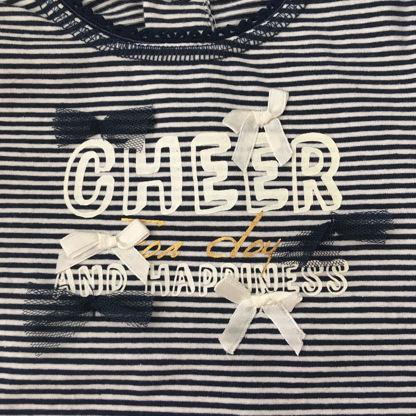 T-shirt Cheer for day and happiness