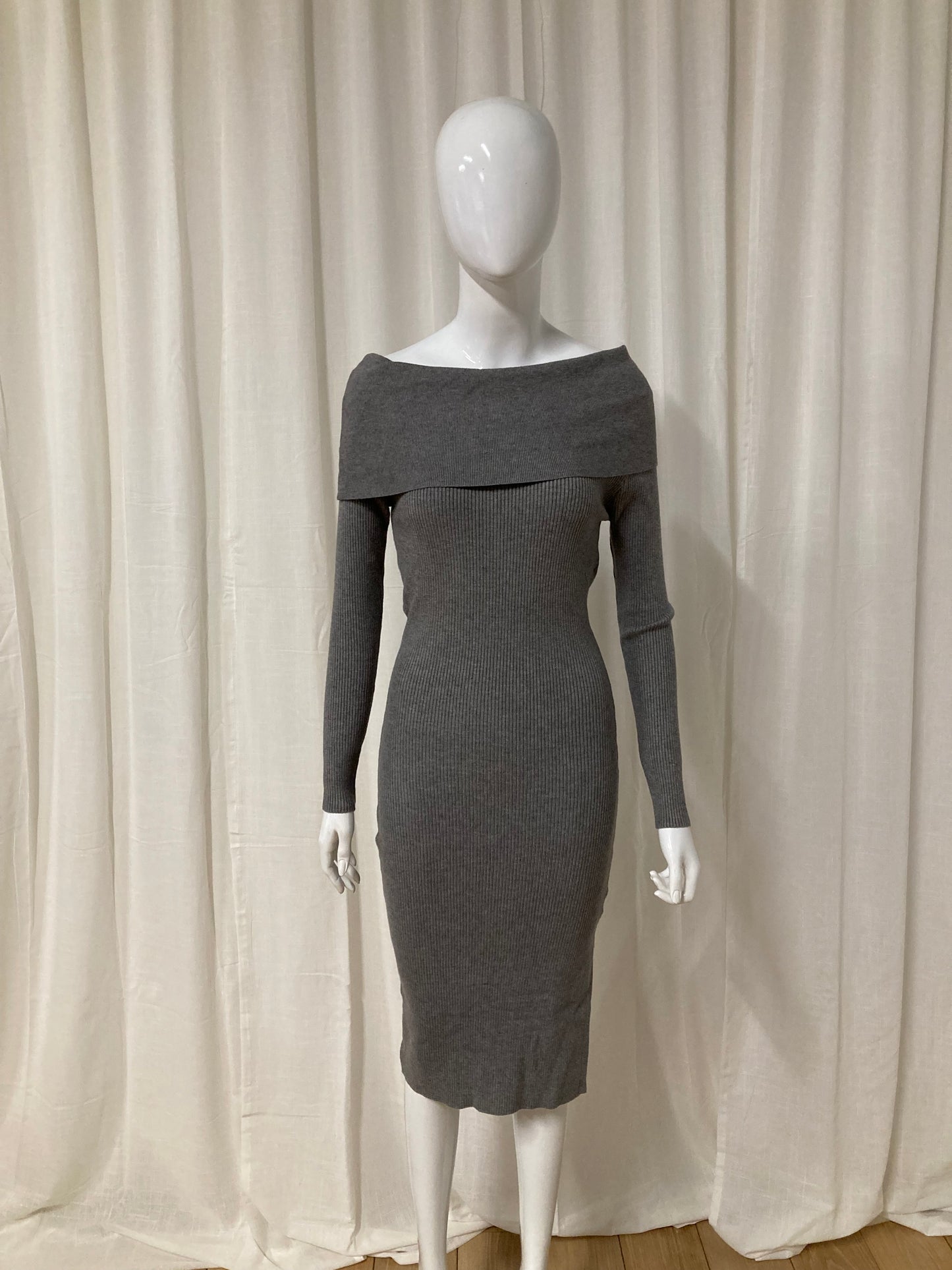 Off Shoulder Sweater Dress grijs