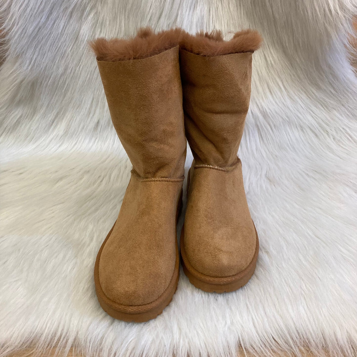 Camel fur-lined suede ankle boot