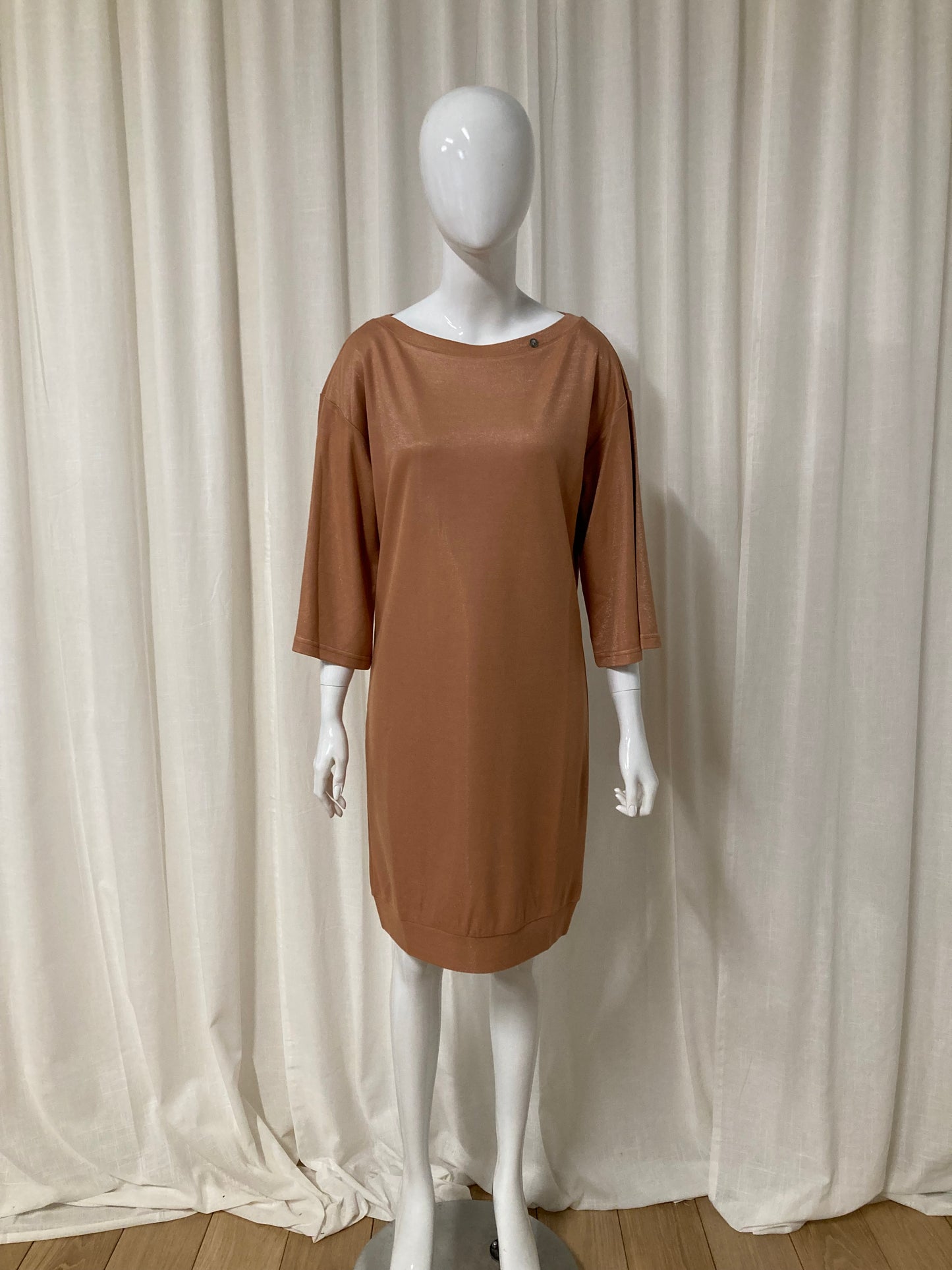 T-shirt dress with shiny coating Brown