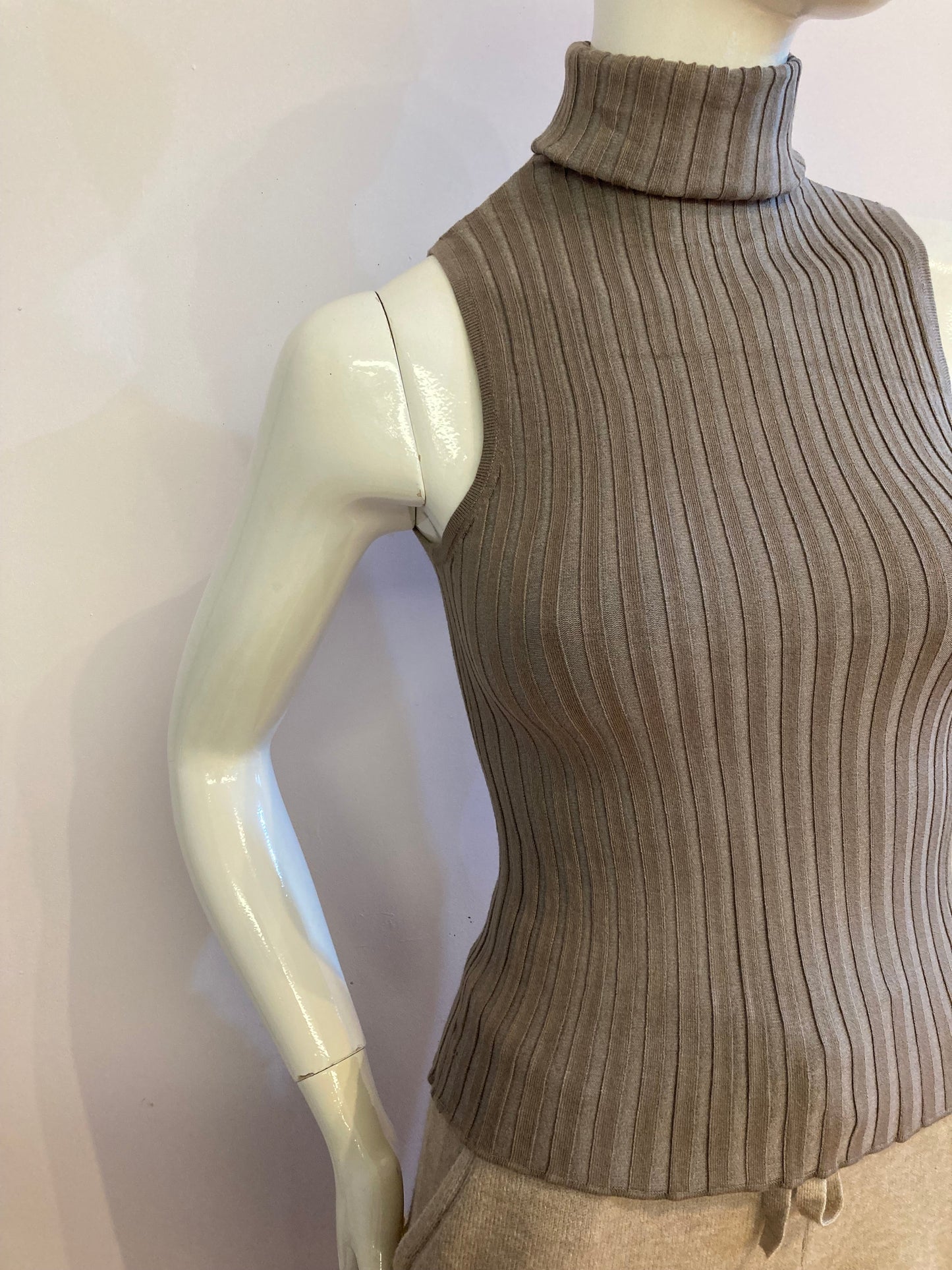 Very stretchy taupe turtle neck sleeveless top