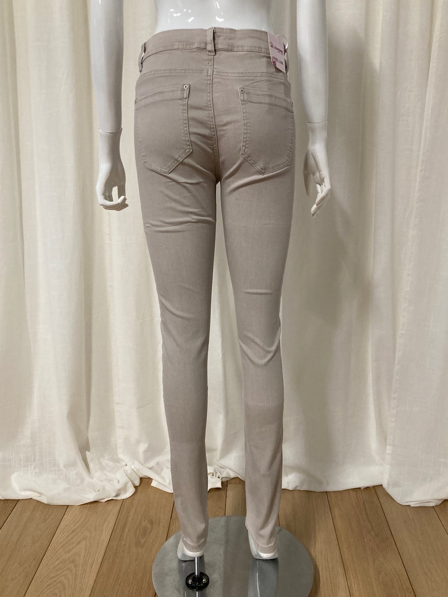 Skinny light beige jeans