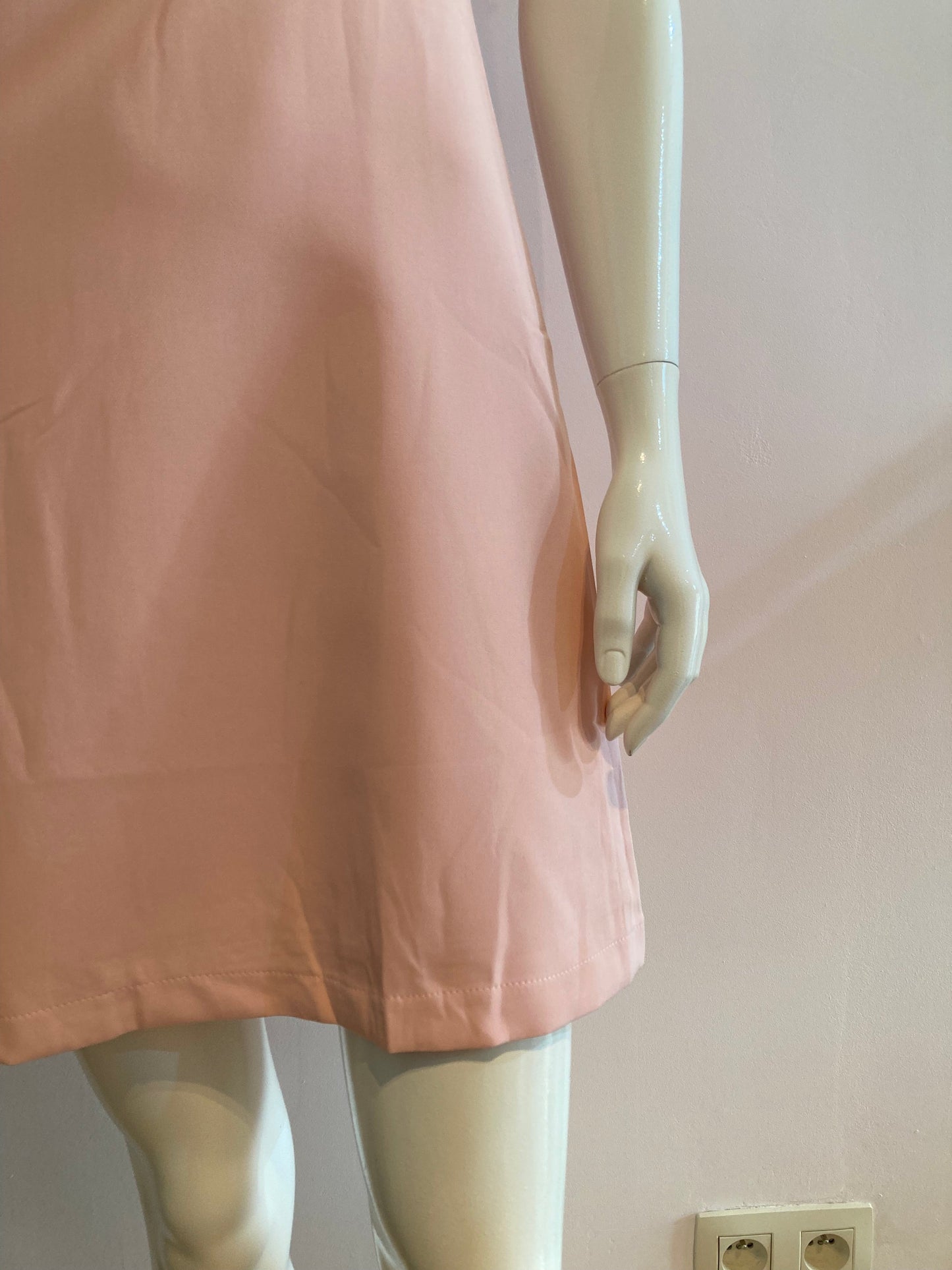 Pink dress with chiffon and lace at bust and collar