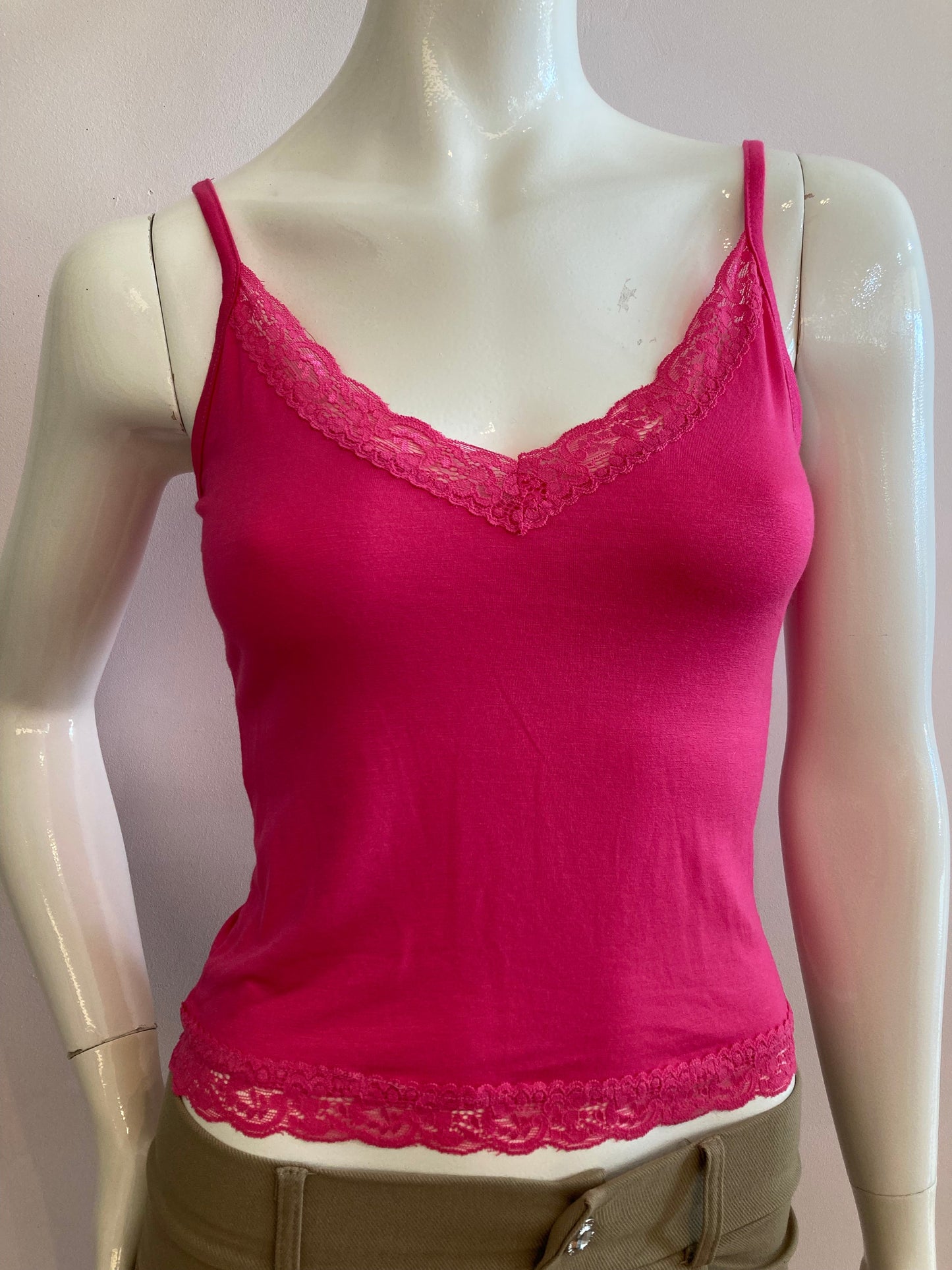 Tank top lace Fushia