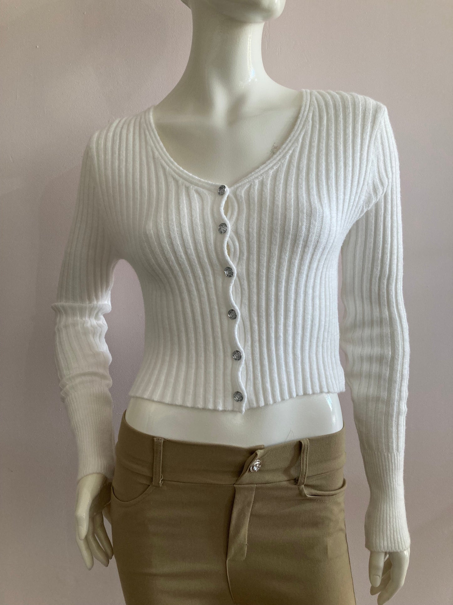 Nice short ribbed white cardigan with shiny buttons