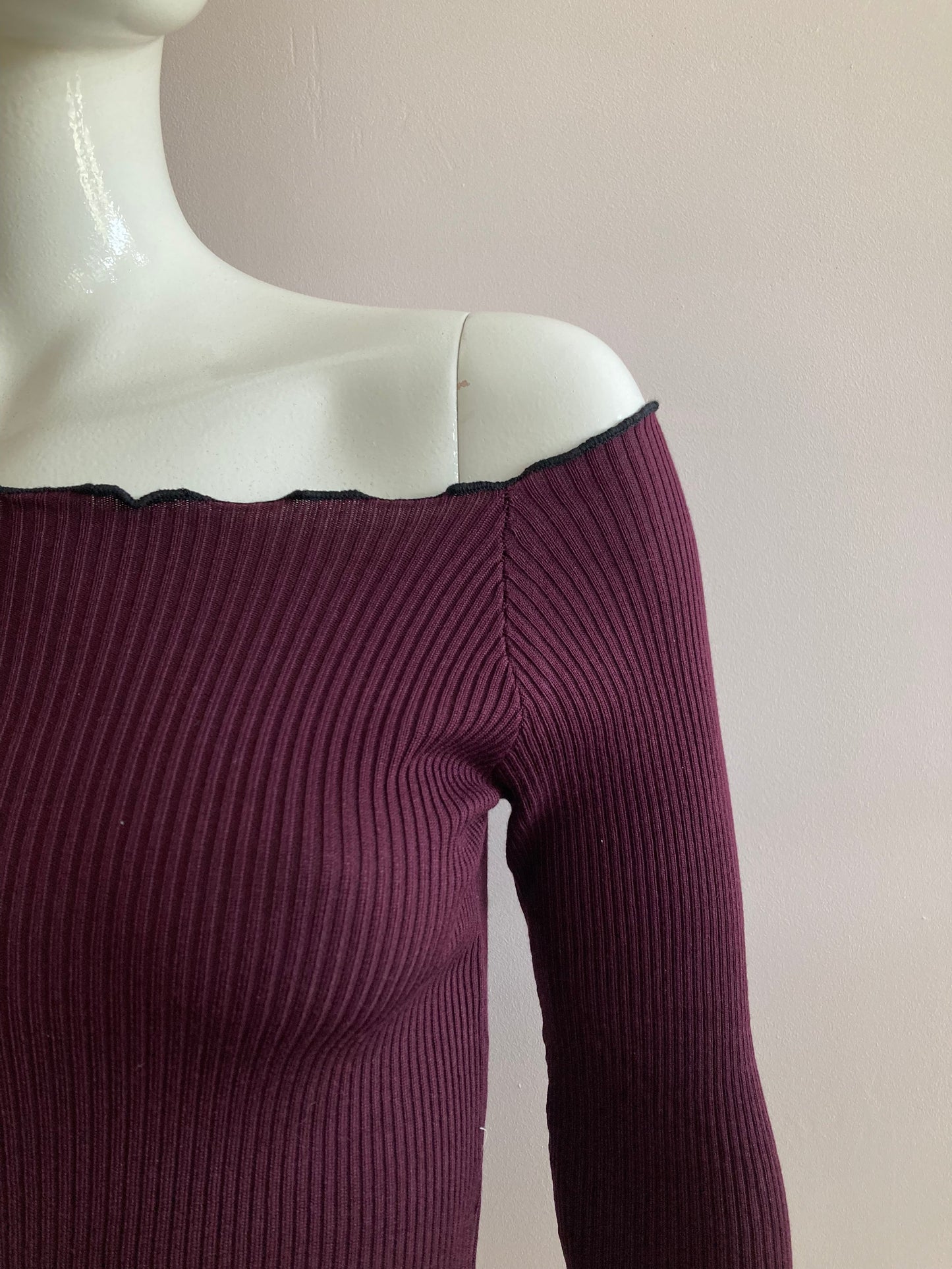 Burgundy ribbed knit boat neck crop top