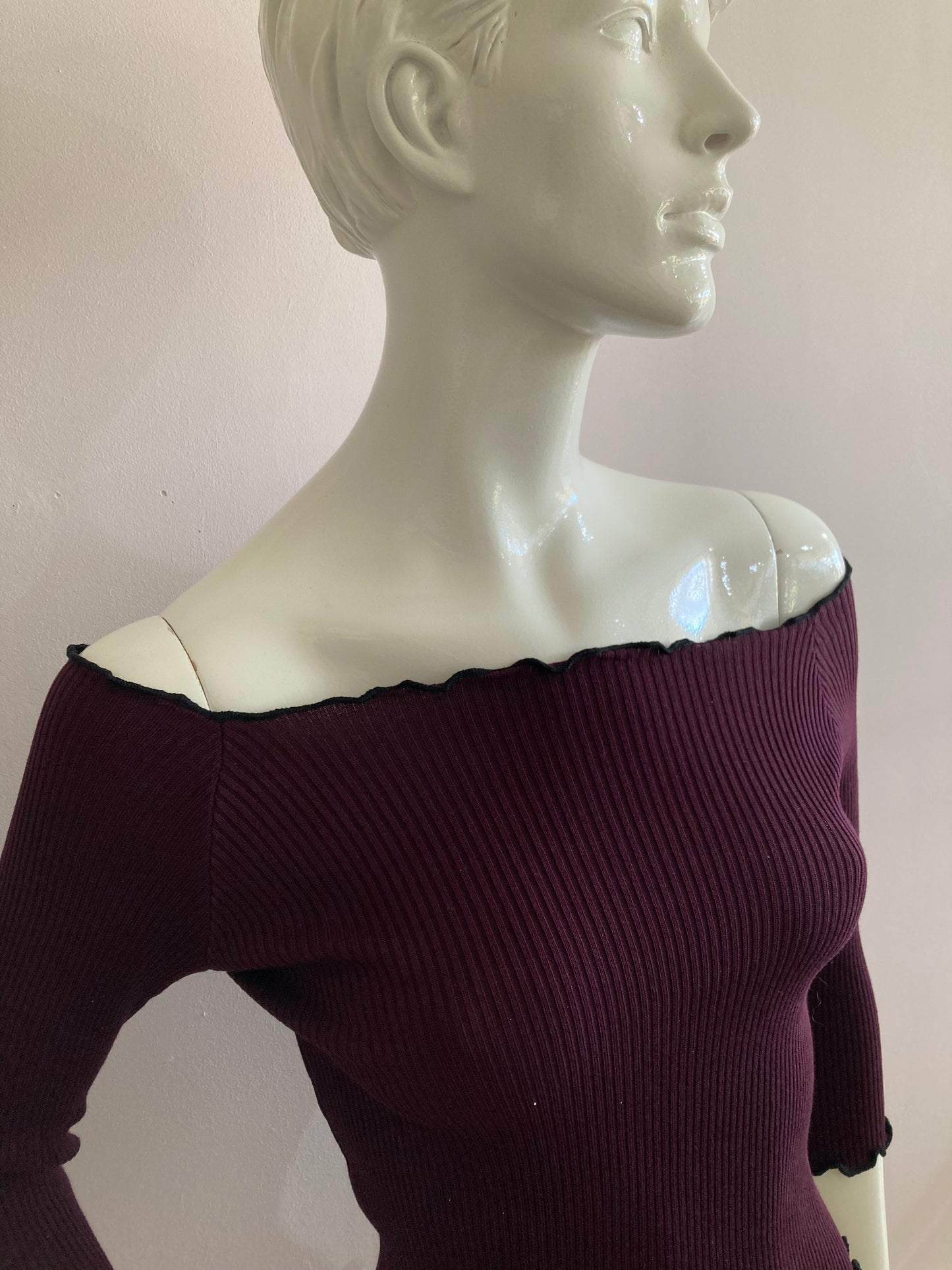 Burgundy ribbed knit boat neck crop top