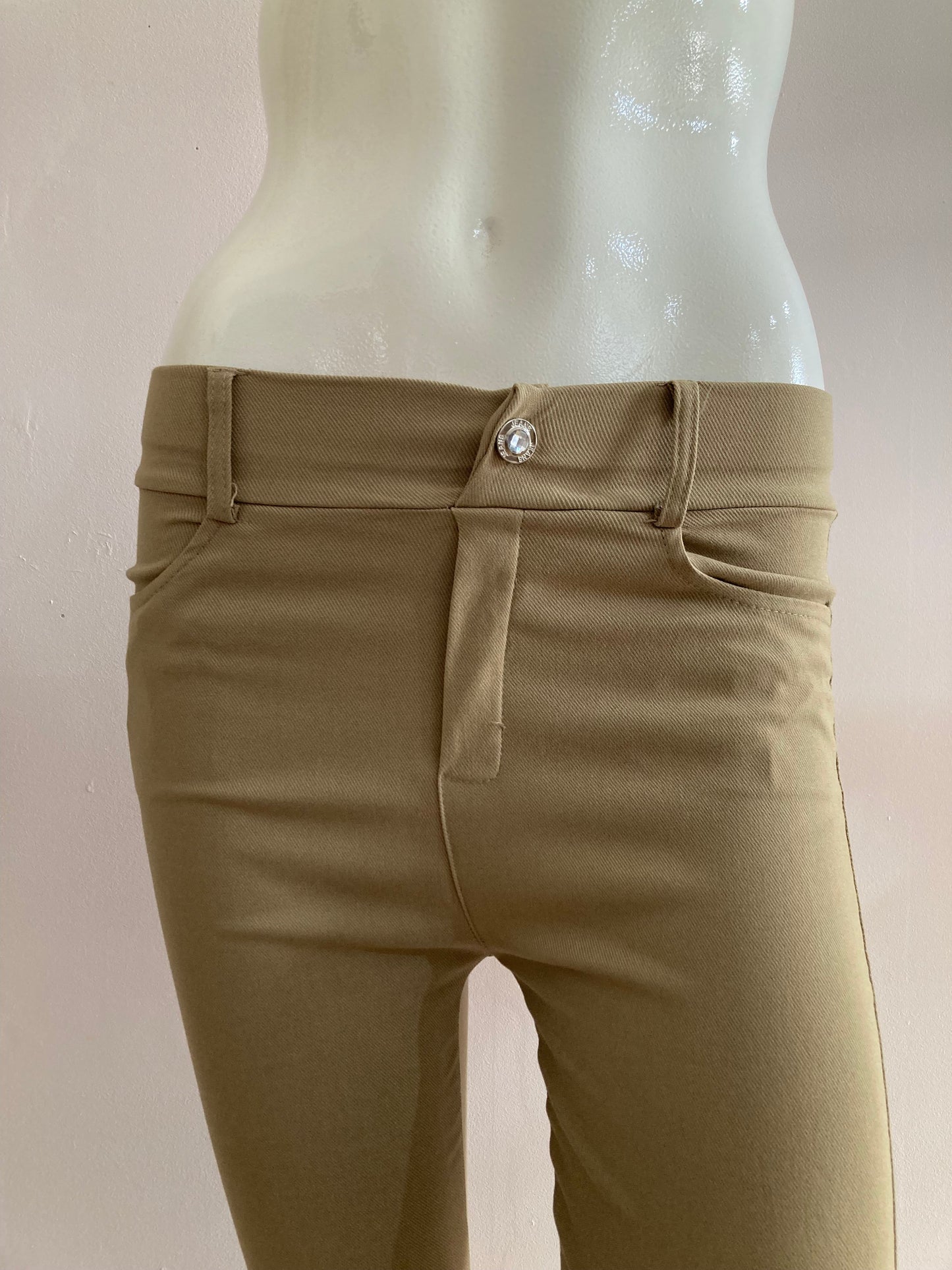 Taupe skinny pants in very stretchy stretch with pockets