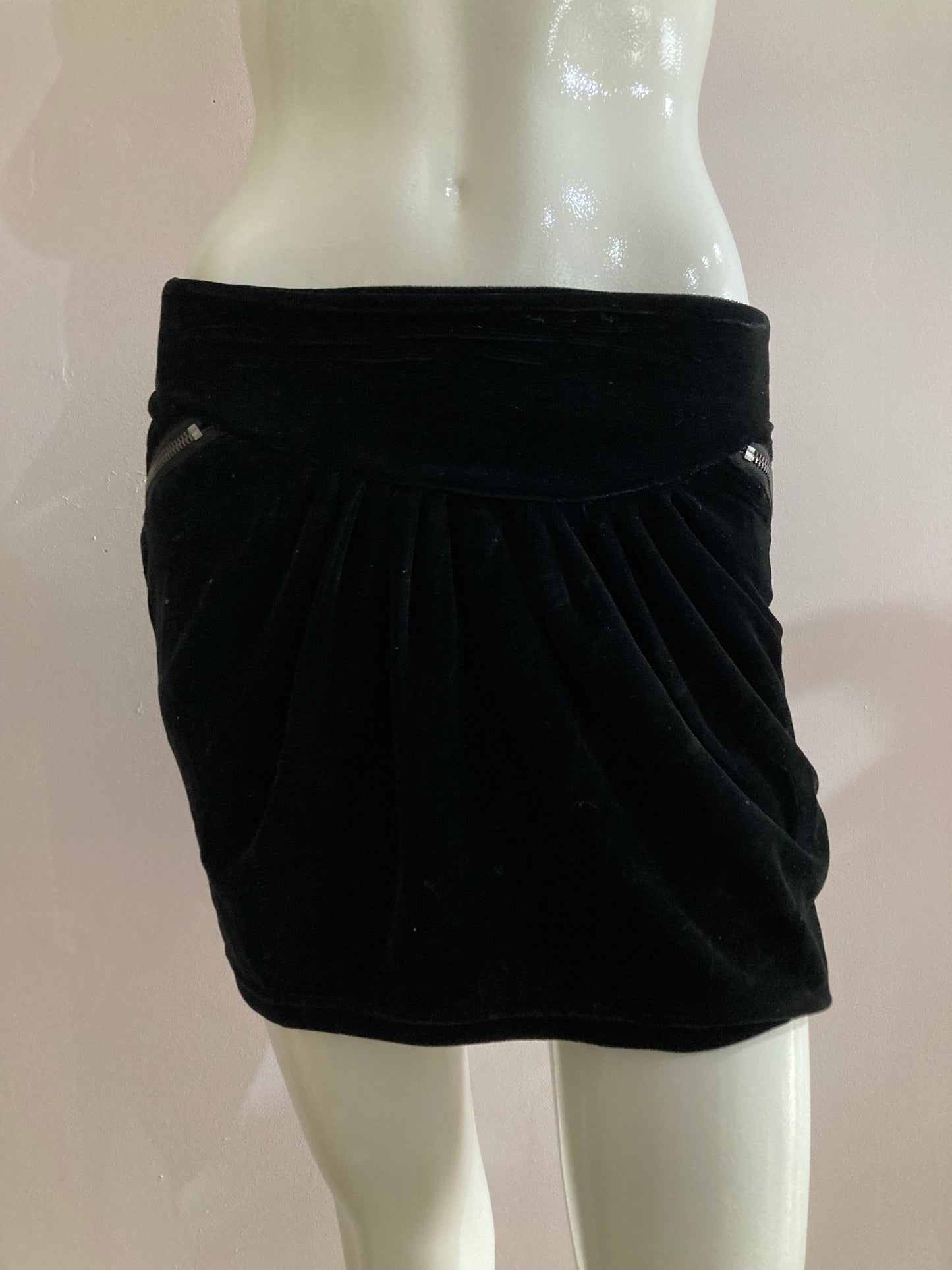 Black velvet mini skirt with pockets and lining