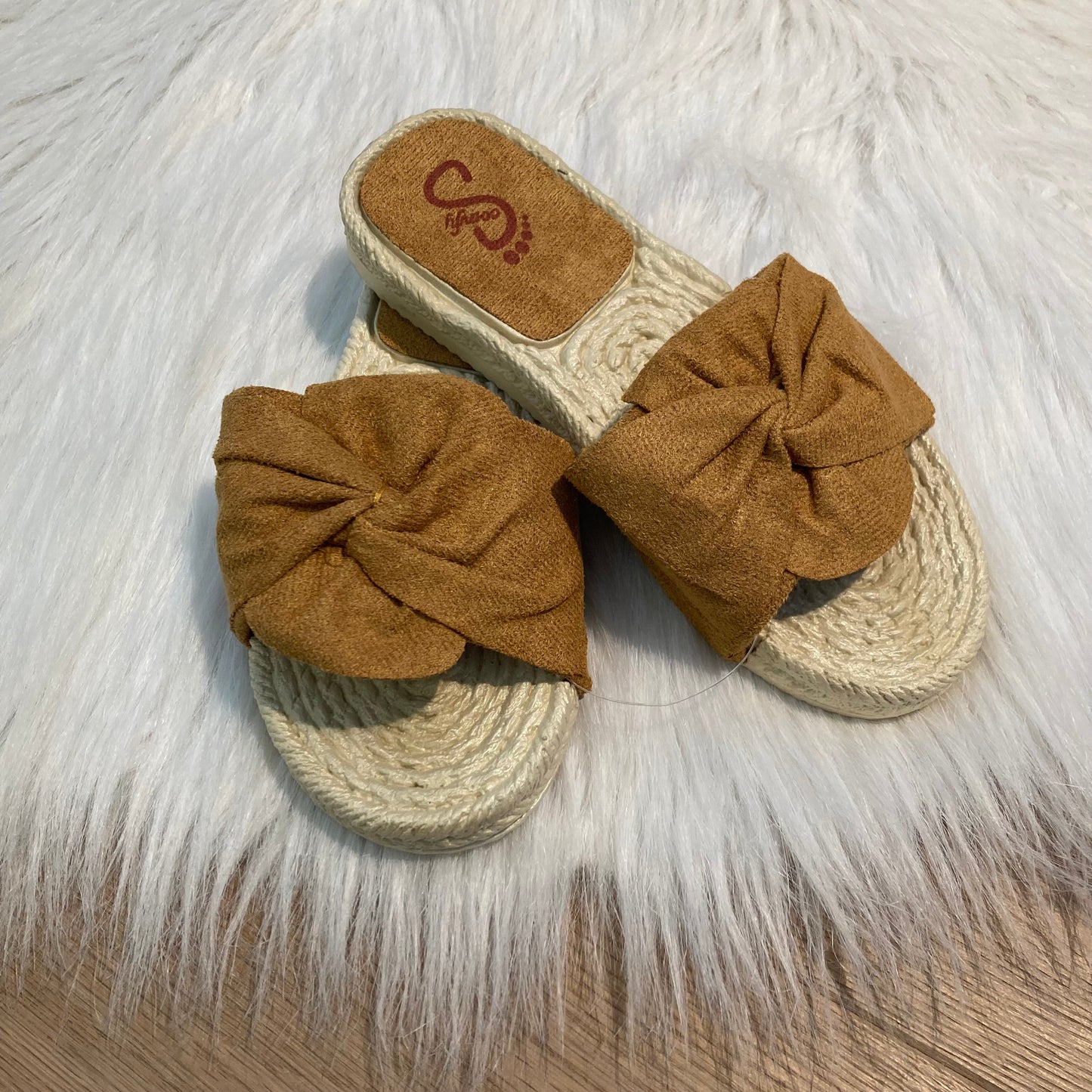 Slippers met strik Camel