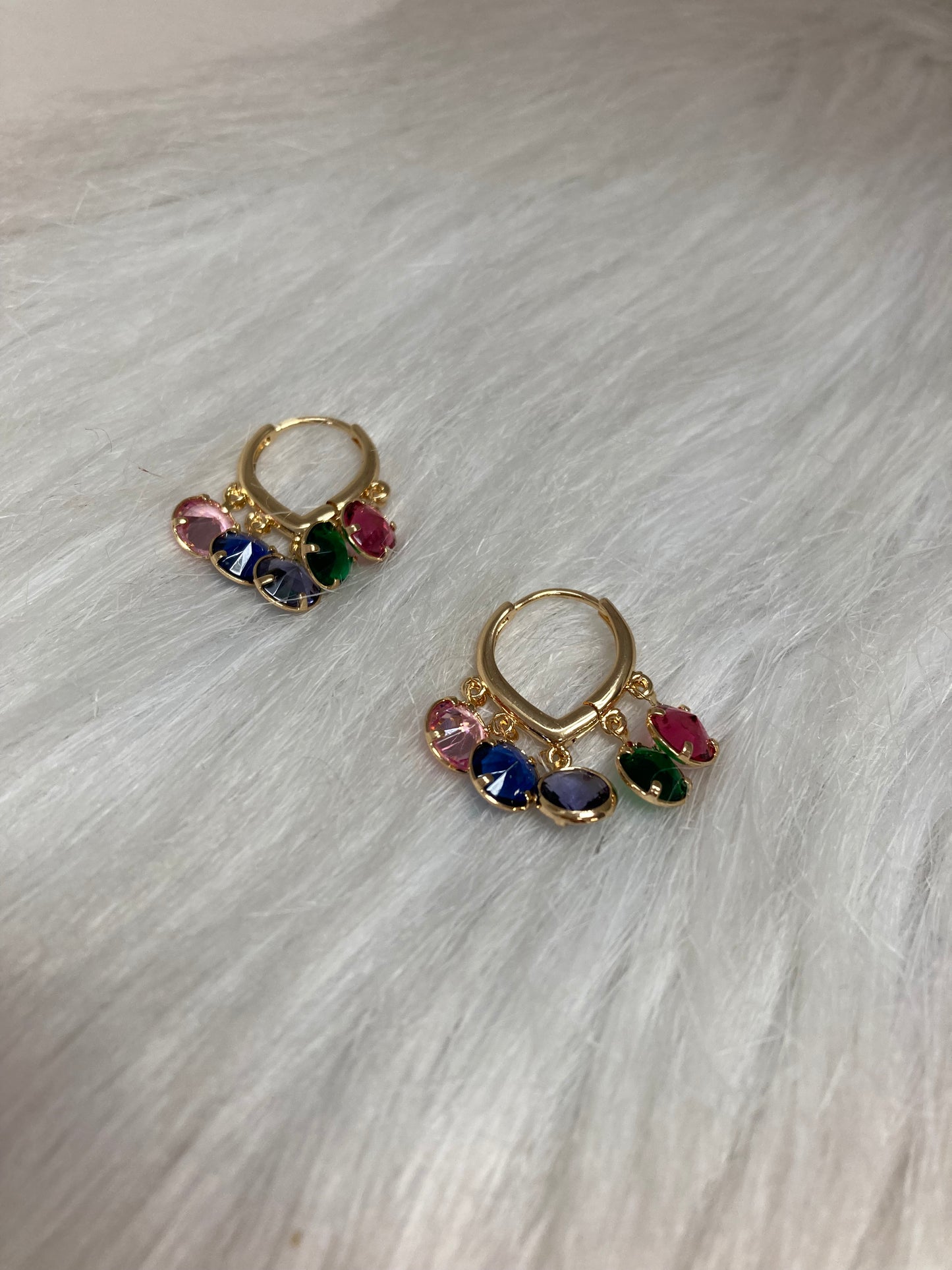 Oorring elegant met multicolor steentje