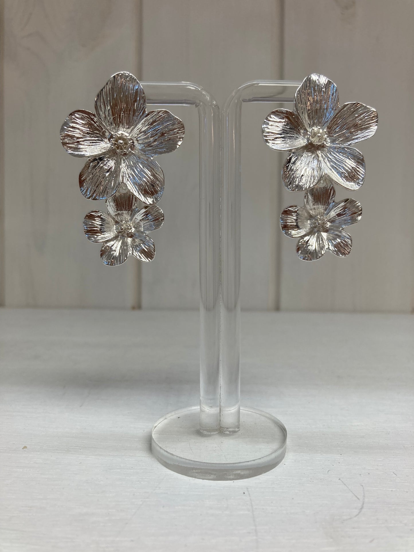 Oorhanger 2 bloemen zilver