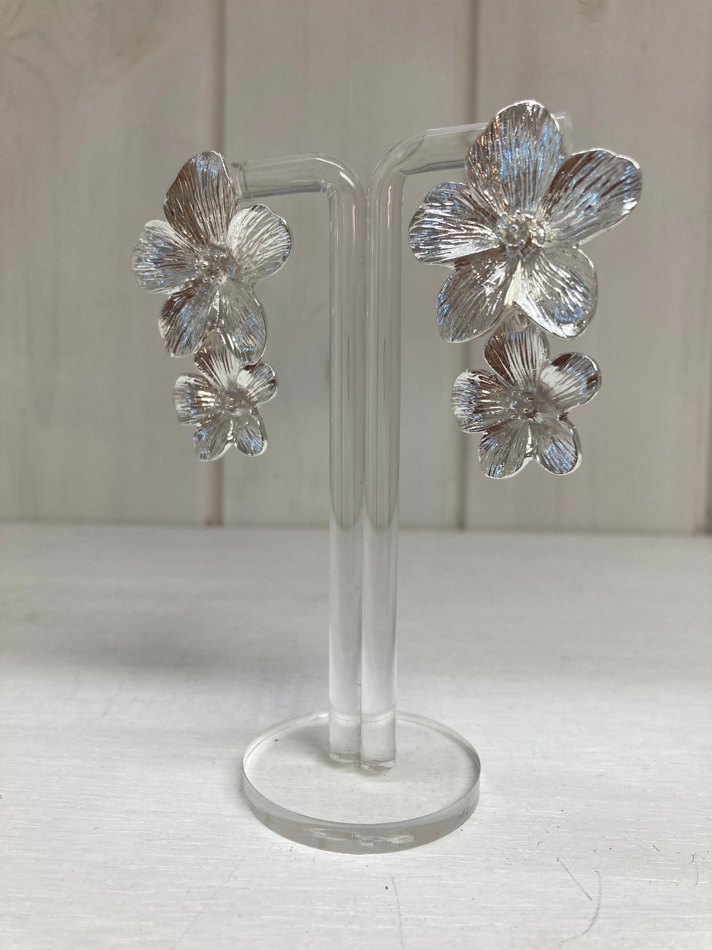 Oorhanger 2 bloemen zilver