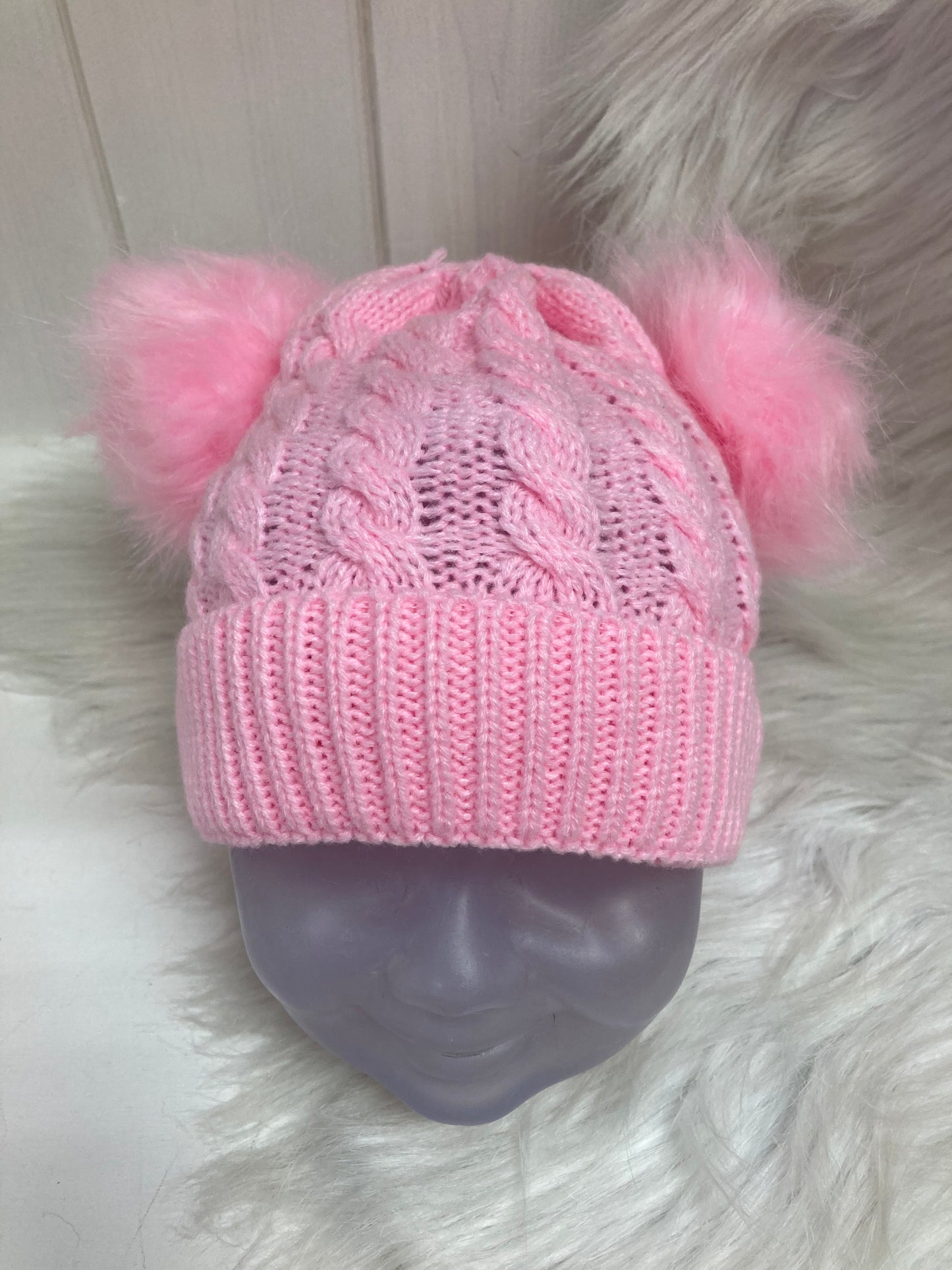 Casual babymuts lichtroze dubbele pompom lichtroze