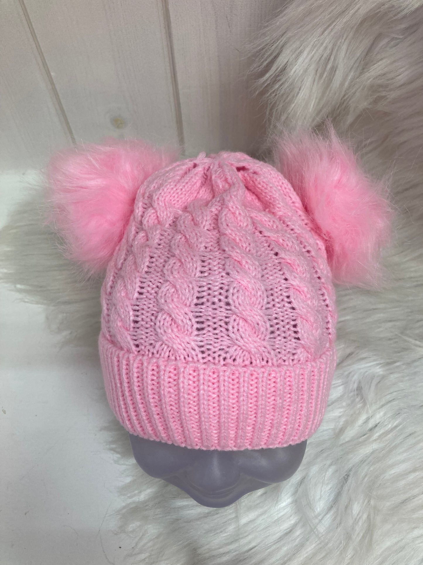 Casual babymuts lichtroze dubbele pompom lichtroze