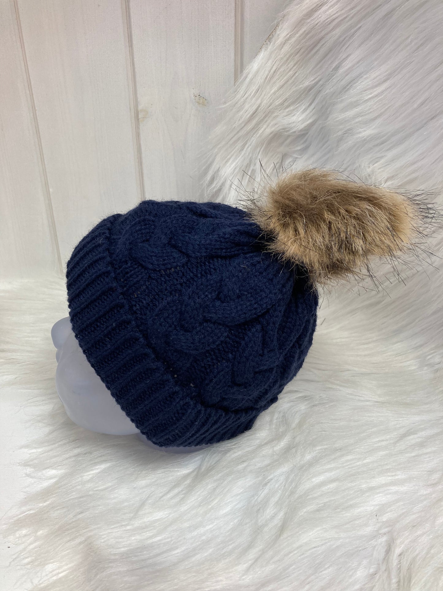 Casual babymuts marine blauw enkele pompom