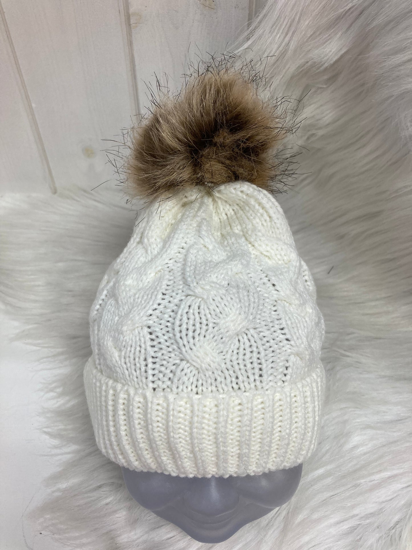 Casual babymuts creme enkele pompom