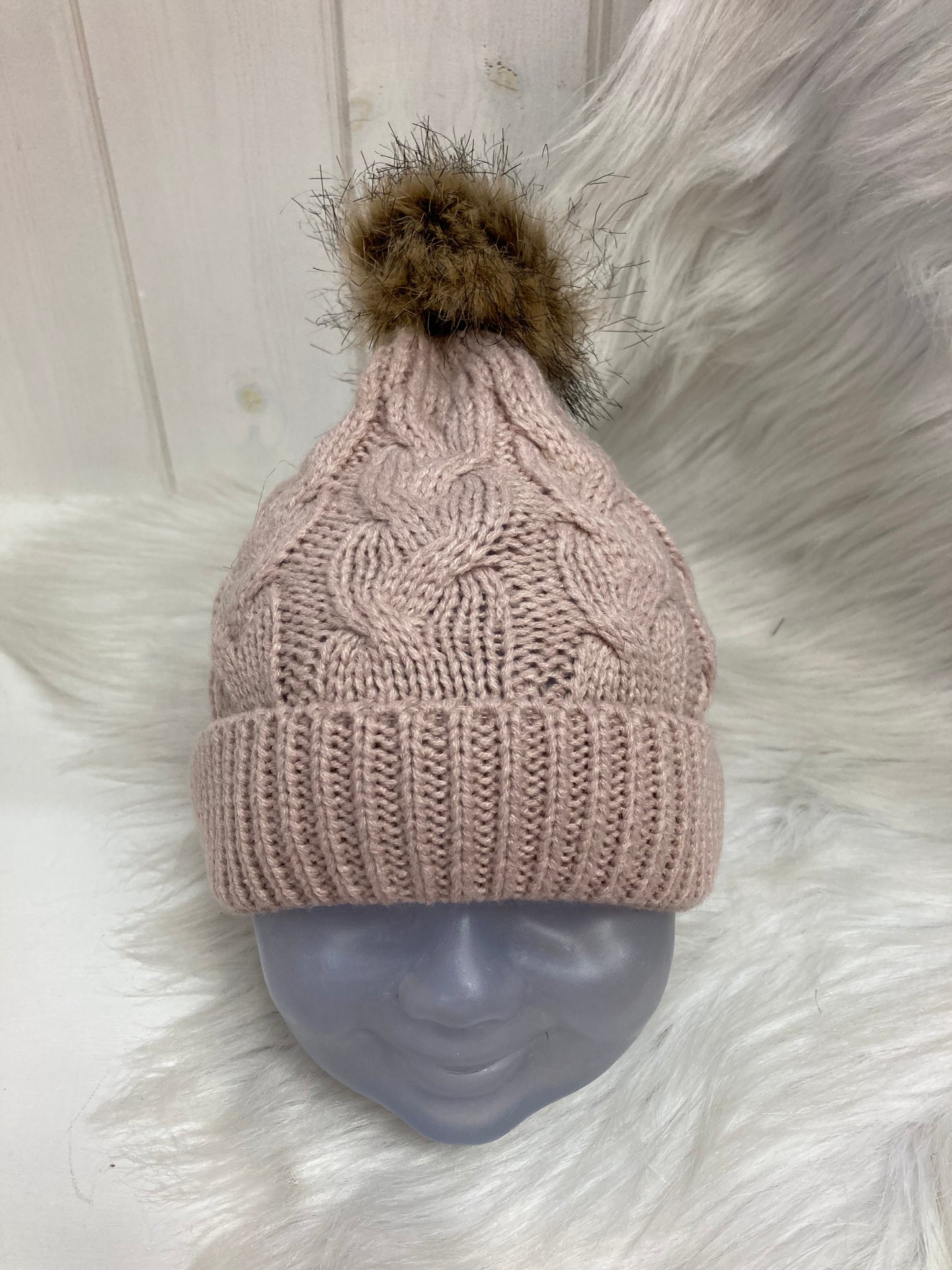 Casual muts beige enkele pompom