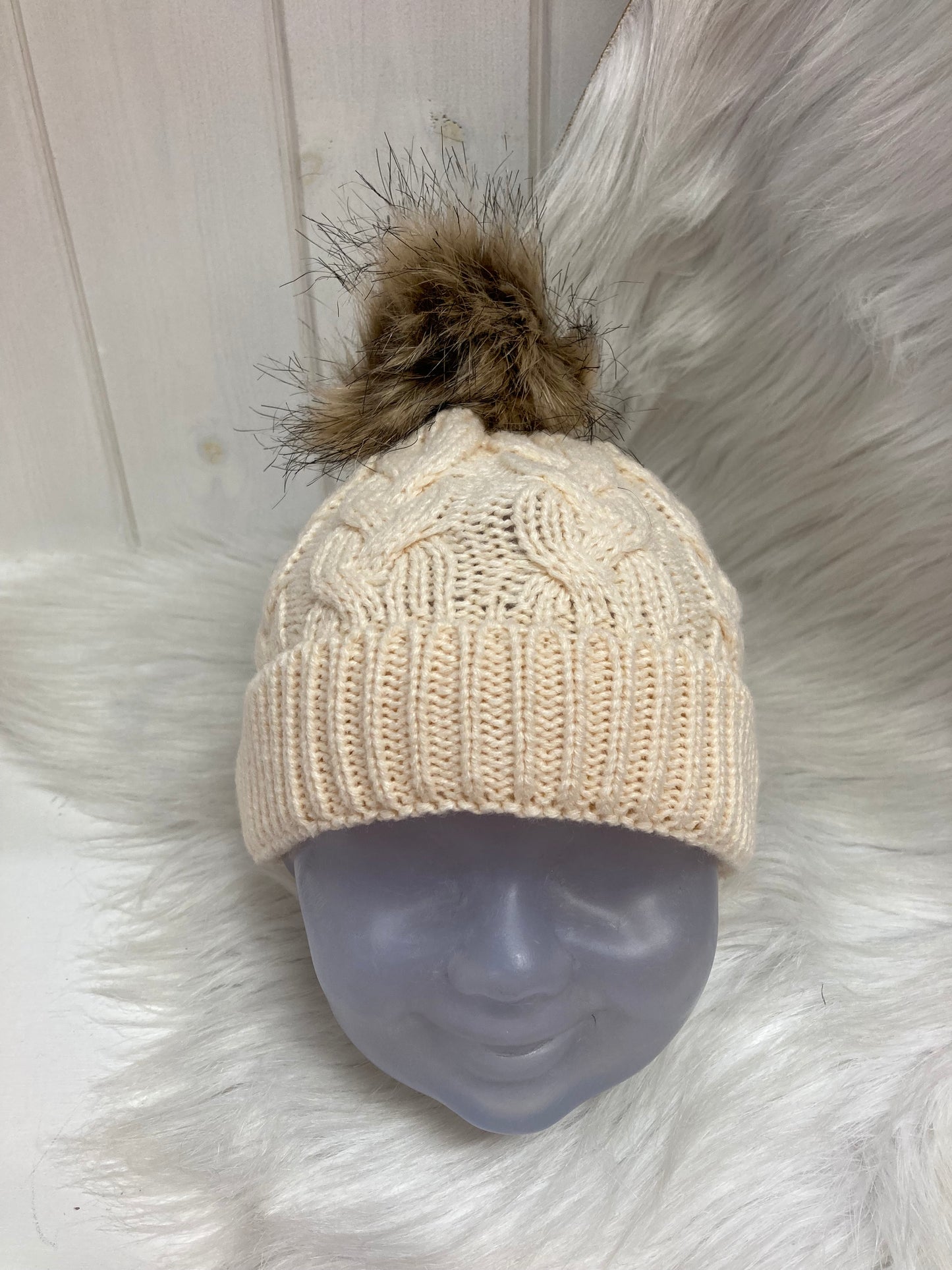 Casual babymuts champagne enkele pompom