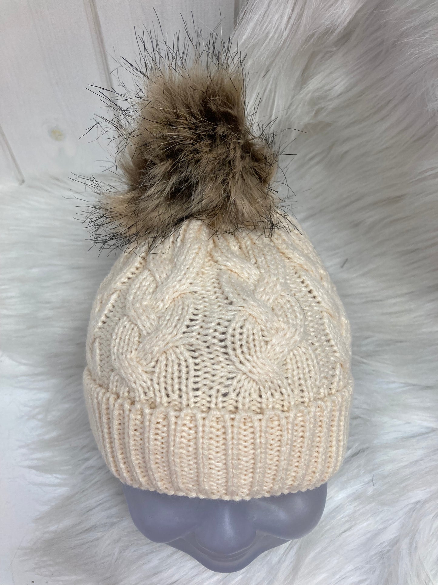 Casual babymuts champagne enkele pompom