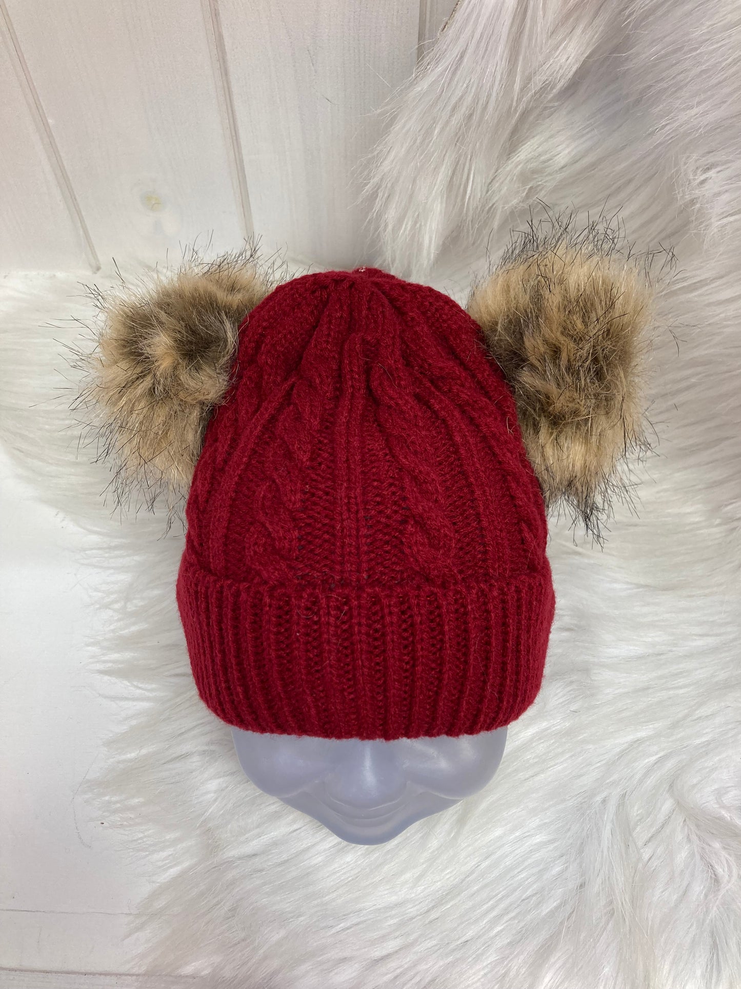 Casual babymuts rood dubbele pompom beige