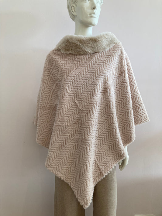 Poncho fluffy zacht Beige