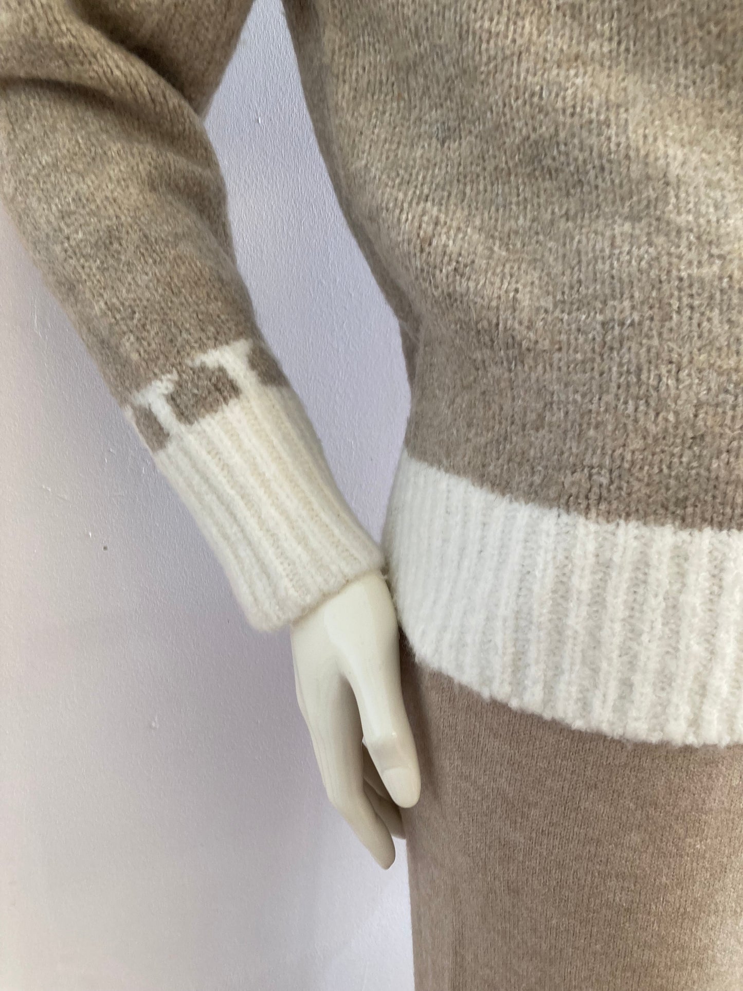 Large knit wool taupe