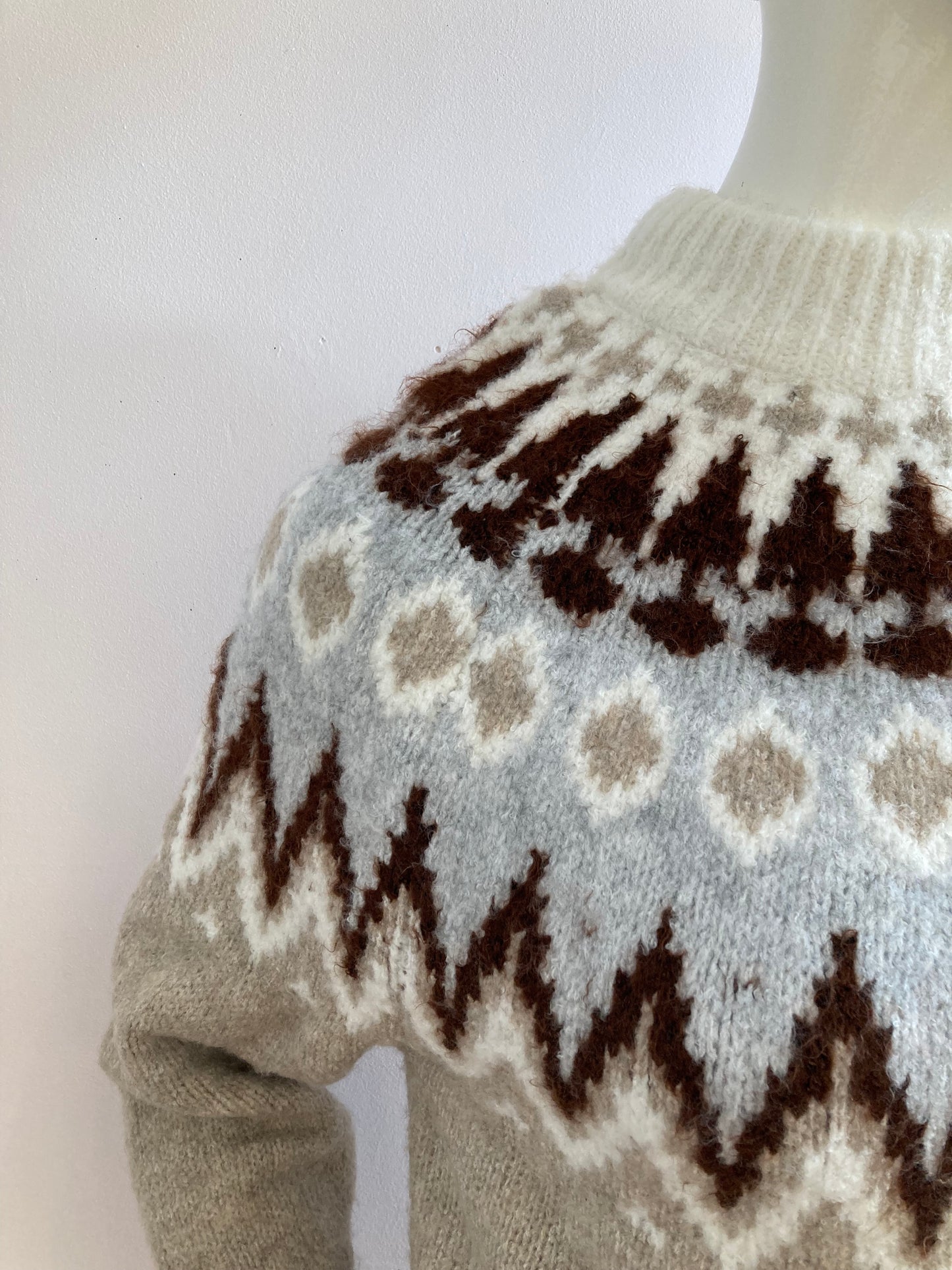 Large knit wool taupe