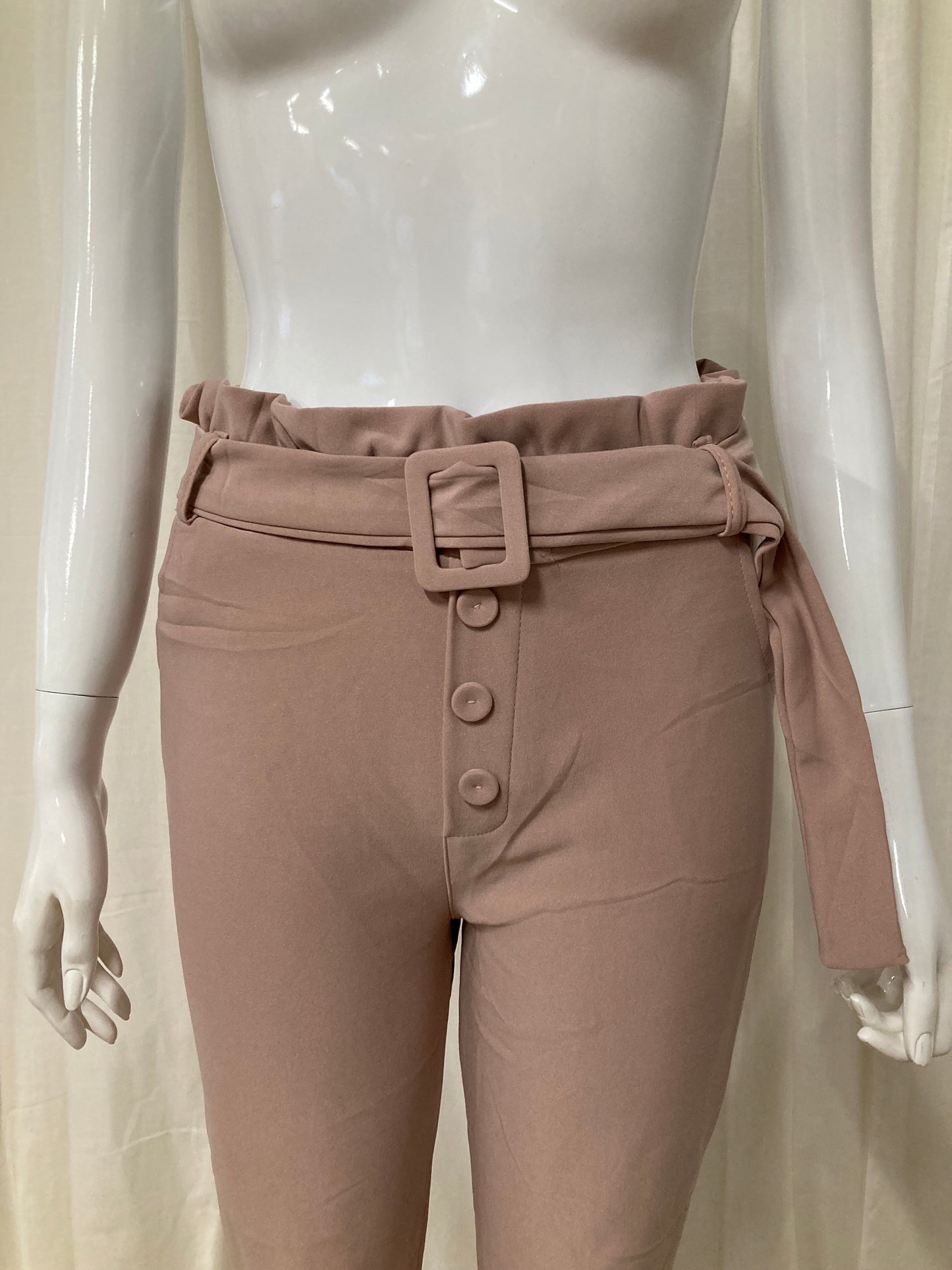 High waist slim pants in pink with button pocket and belt