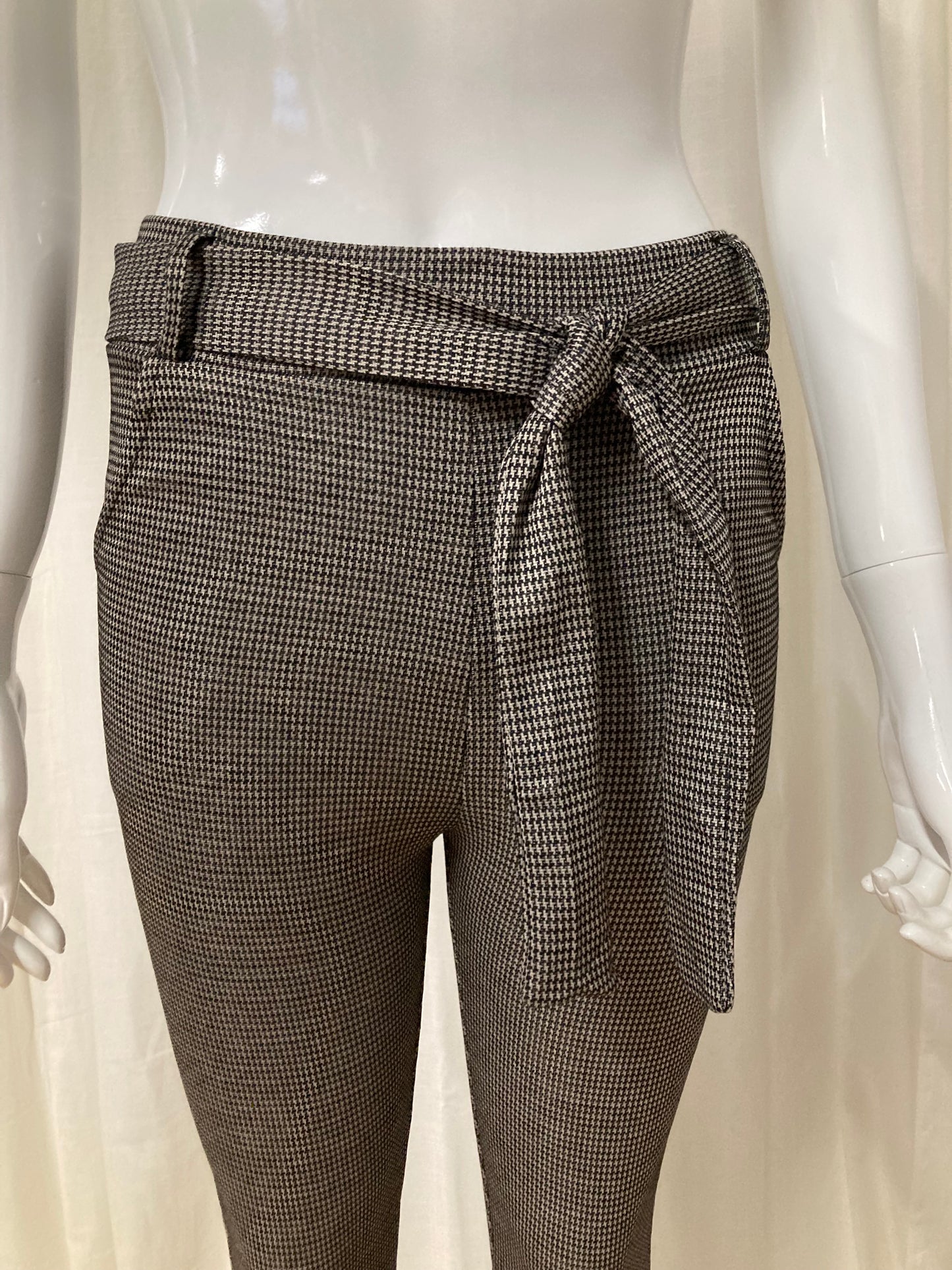 Slim-fit trousers in taupe gingham pattern, fleece inside with pockets and belt