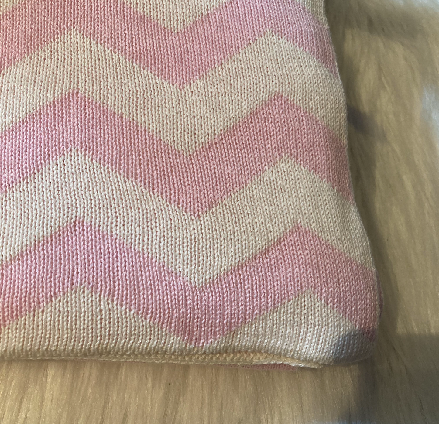 Deken 100x150cm Chevron Pink/Off white 💸