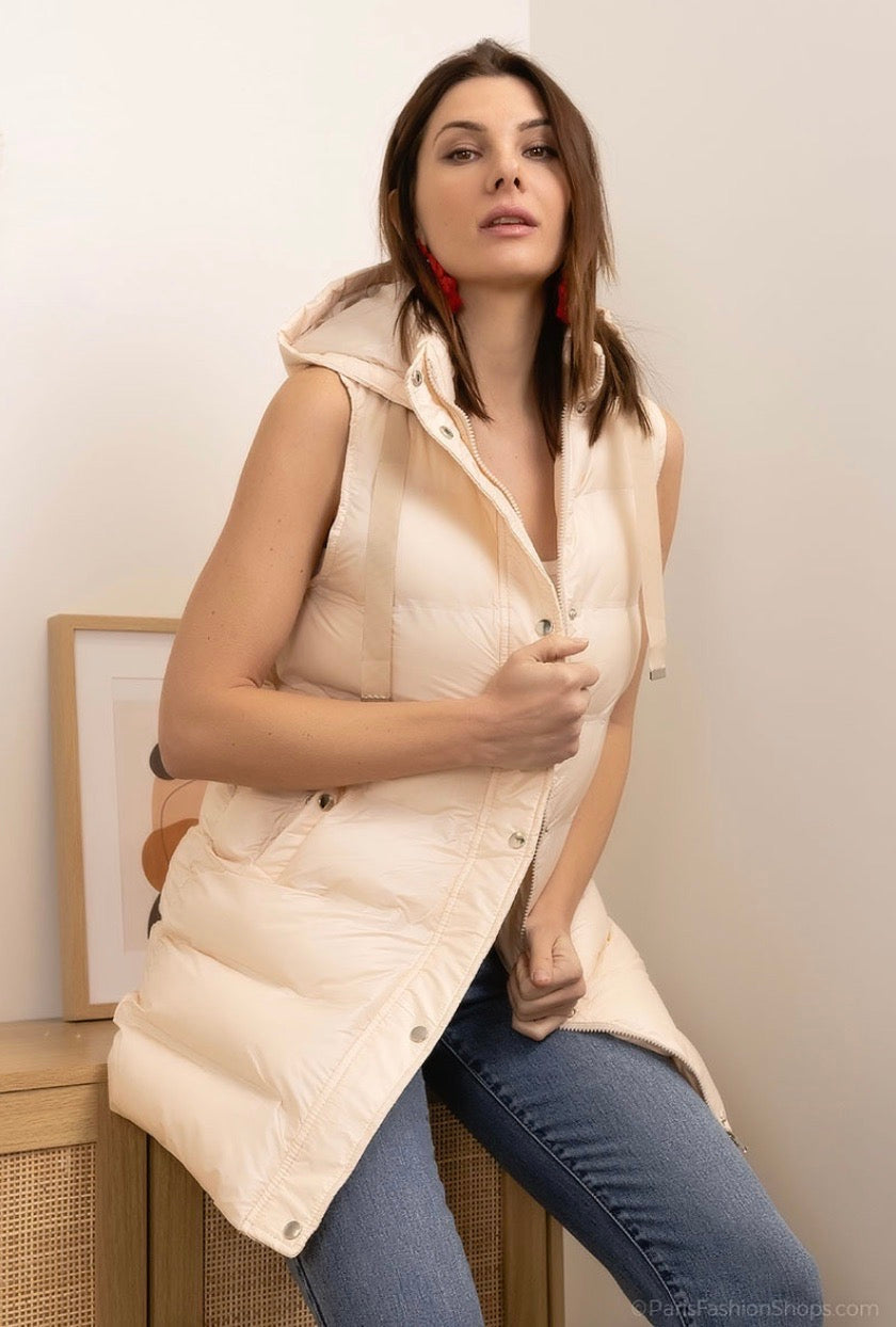 Sleeveless puffer jacket with hood beige