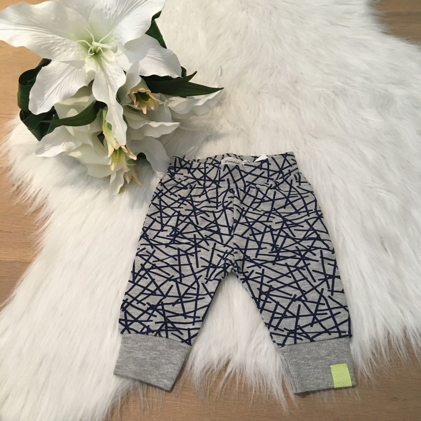 Pants light grey neon