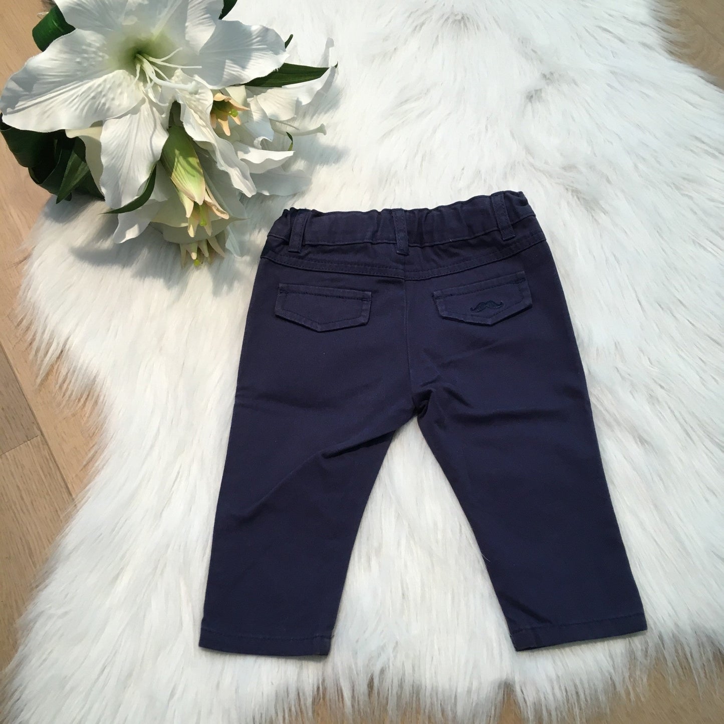 Broek blauw snor