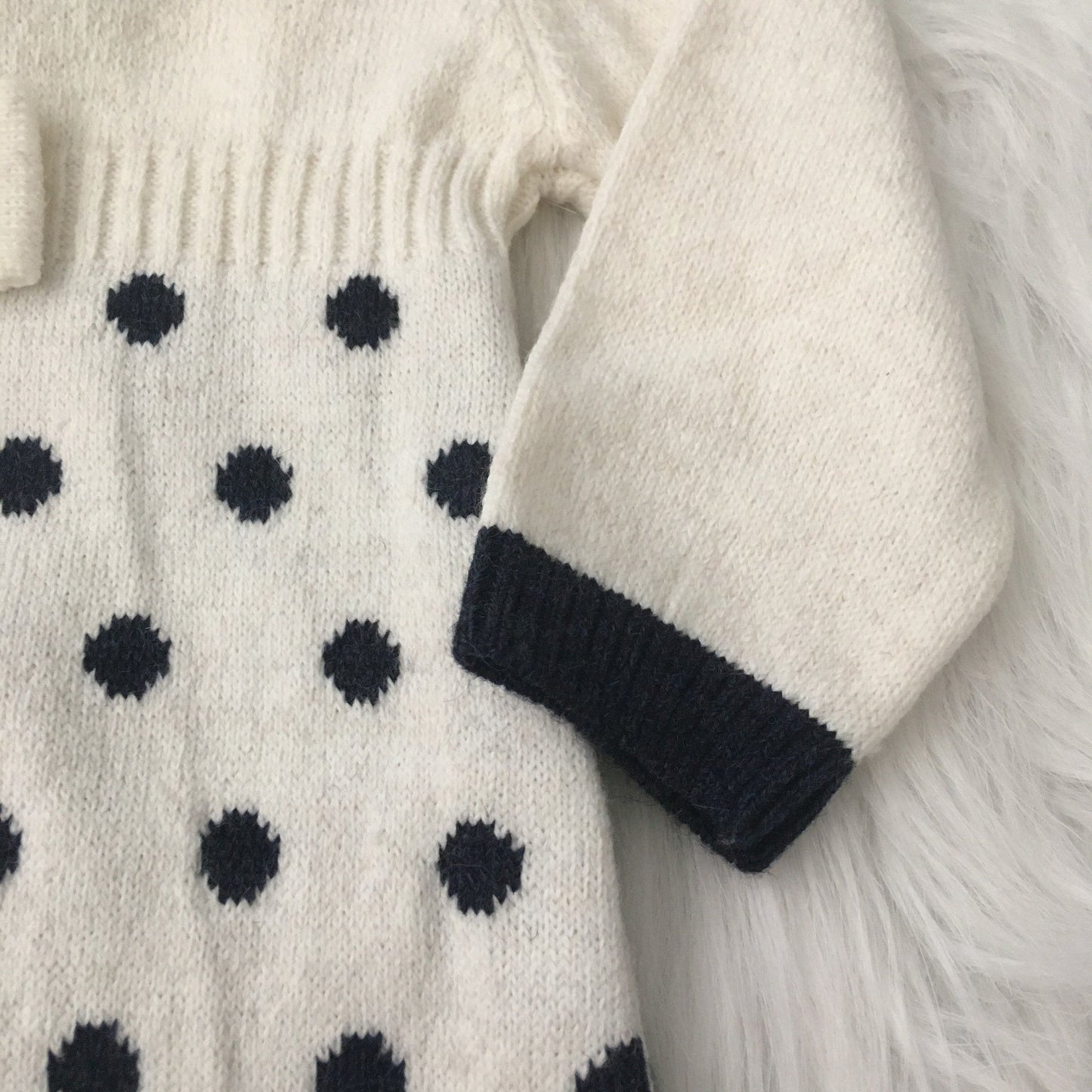 Winter dress dots